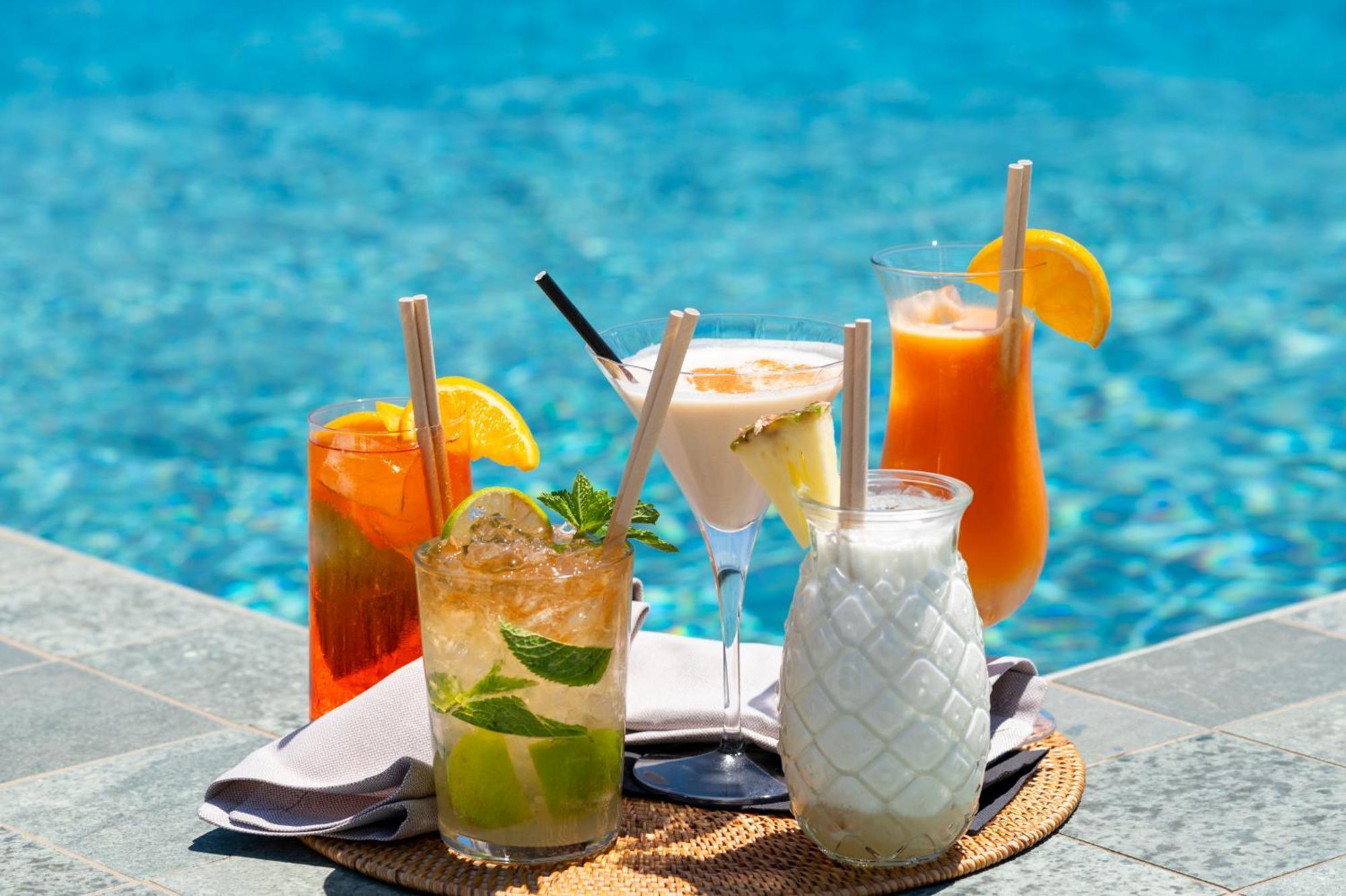 Atzavara Hotel & Spa Санта-Сусанна Экстерьер фото A selection of cocktails