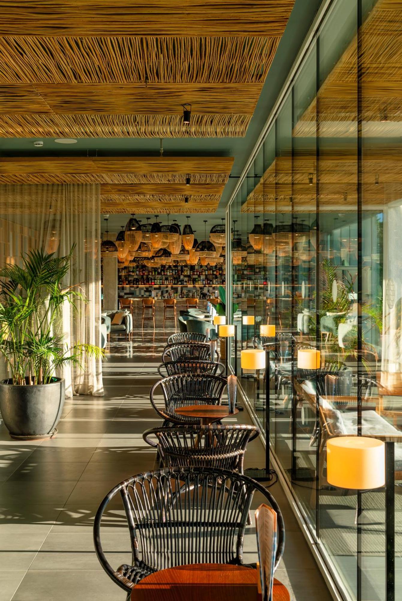 Atzavara Hotel & Spa Санта-Сусанна Экстерьер фото The bar at the hotel