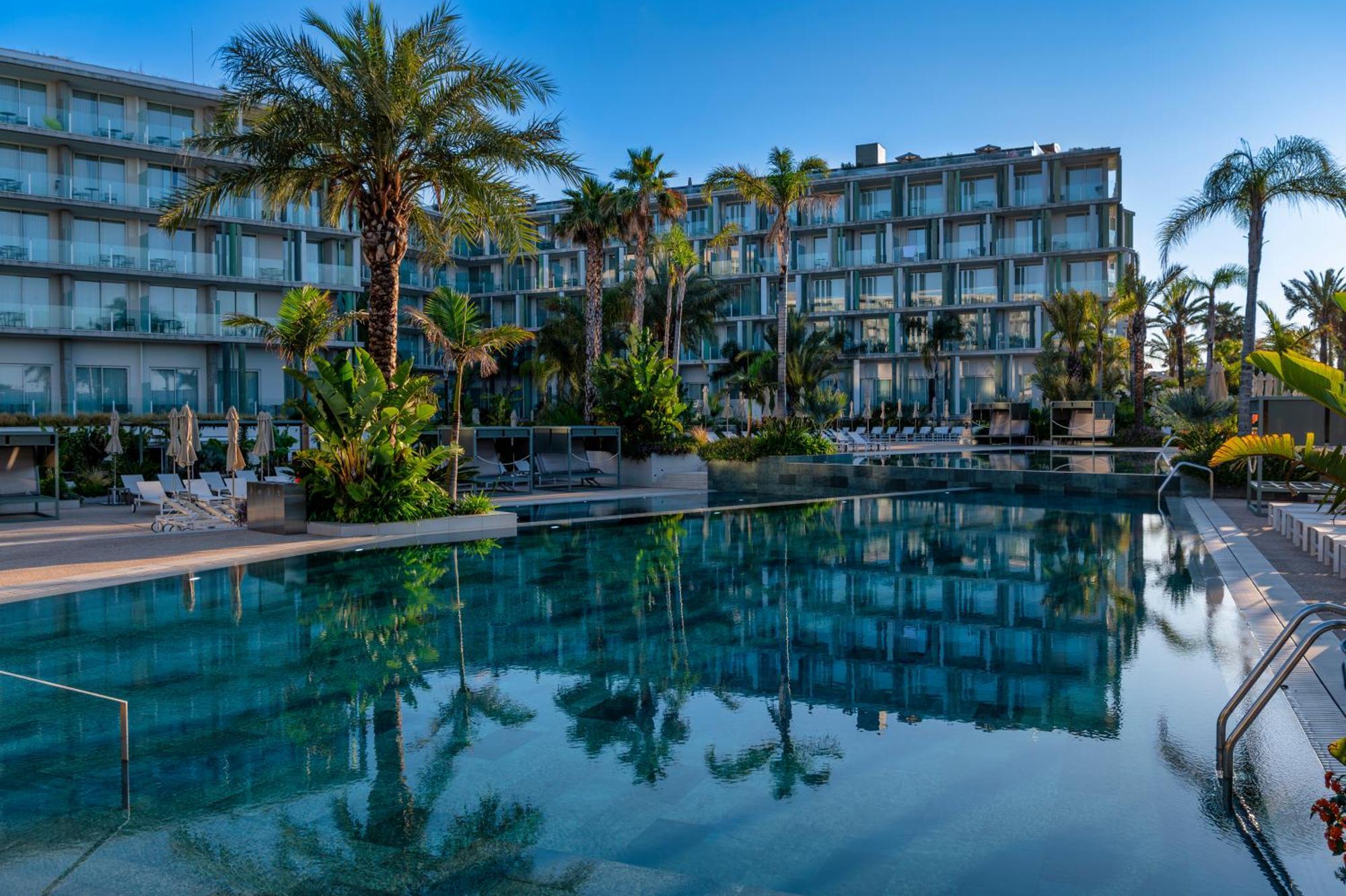 Atzavara Hotel & Spa Санта-Сусанна Экстерьер фото The hotel's main pool